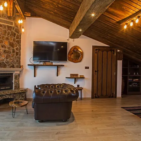 Chateau Erkech Penzion Kozichino